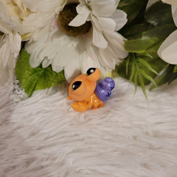 Littlest Pet Shop Authentic LPS #352 Orange Hermit Crab Purple Green Eyes - Picture 7 of 12